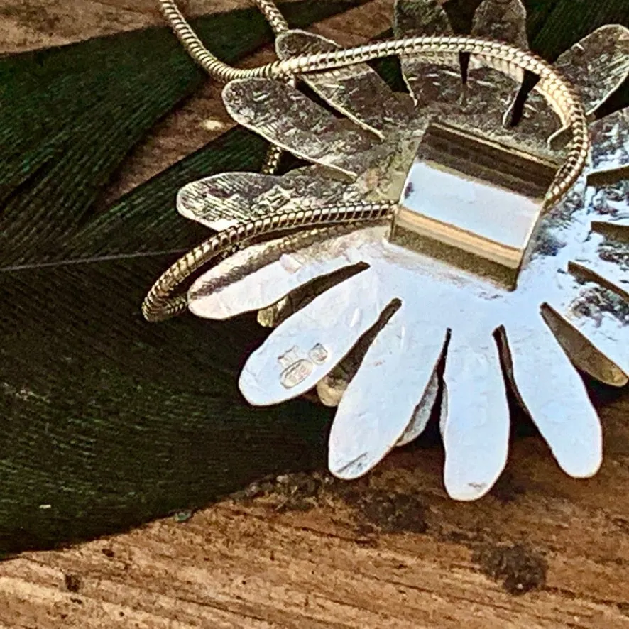 Daisy necklace. Sterling silver.